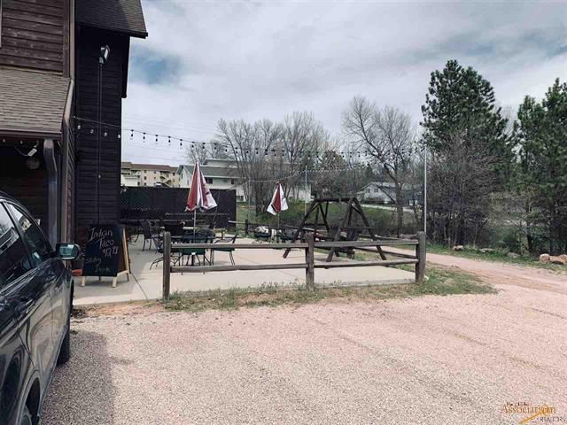 Wooley's Grill & Cellar: 1648 Highway 18 Byp, Hot Springs, SD 57747